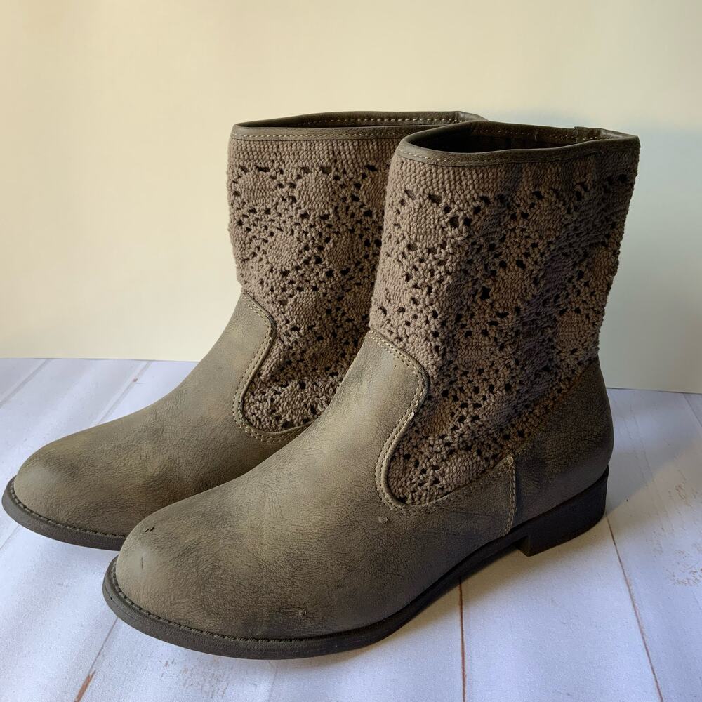 Jellypop Mariella brown booties with crochet fabric